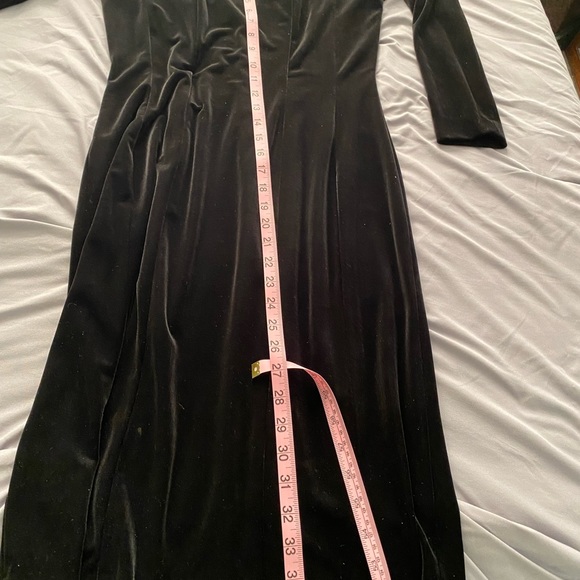 Alex Evenings black velvet fur trim off shoulder cocktail dress, Size 10 - Picture 4 of 5